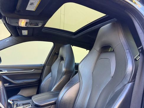 Used 2017 BMW X6 M image 11