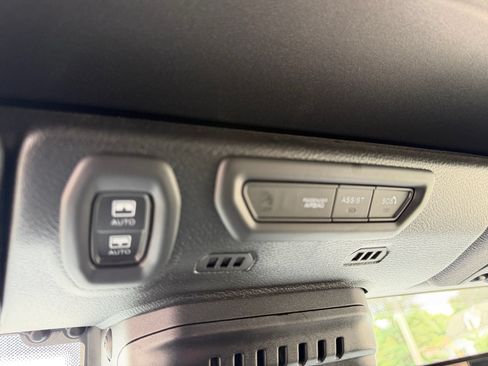Used 2023 Jeep Wrangler Unlimited Sahara w/ LED Lighting Group AWD/4WD image 27