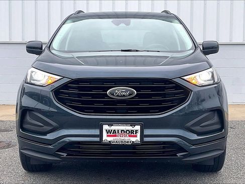 Used 2024 Ford Edge SE w/ Black Appearance Package image 3