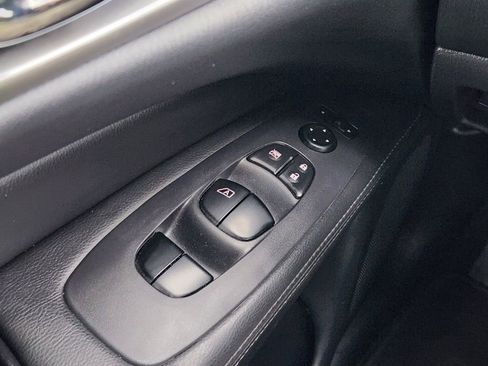 Used 2018 Nissan Pathfinder S image 21