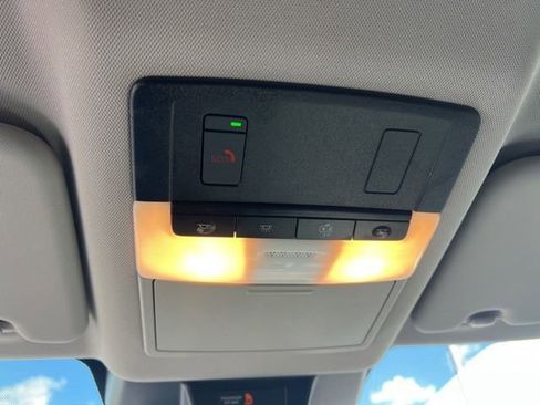 Used 2023 Nissan Rogue SV image 24