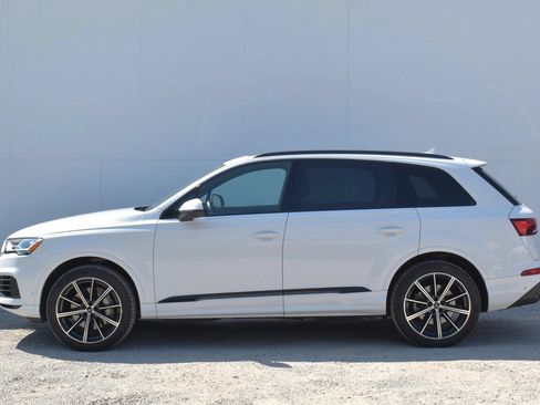 Used 2020 Audi Q7 3.0T Premium Plus w/ Premium Plus Package AWD/4WD image 9