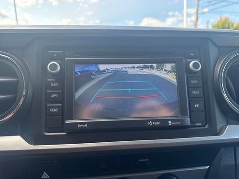 Used 2017 Toyota Tacoma SR5 w/ Tow Package AWD/4WD image 21