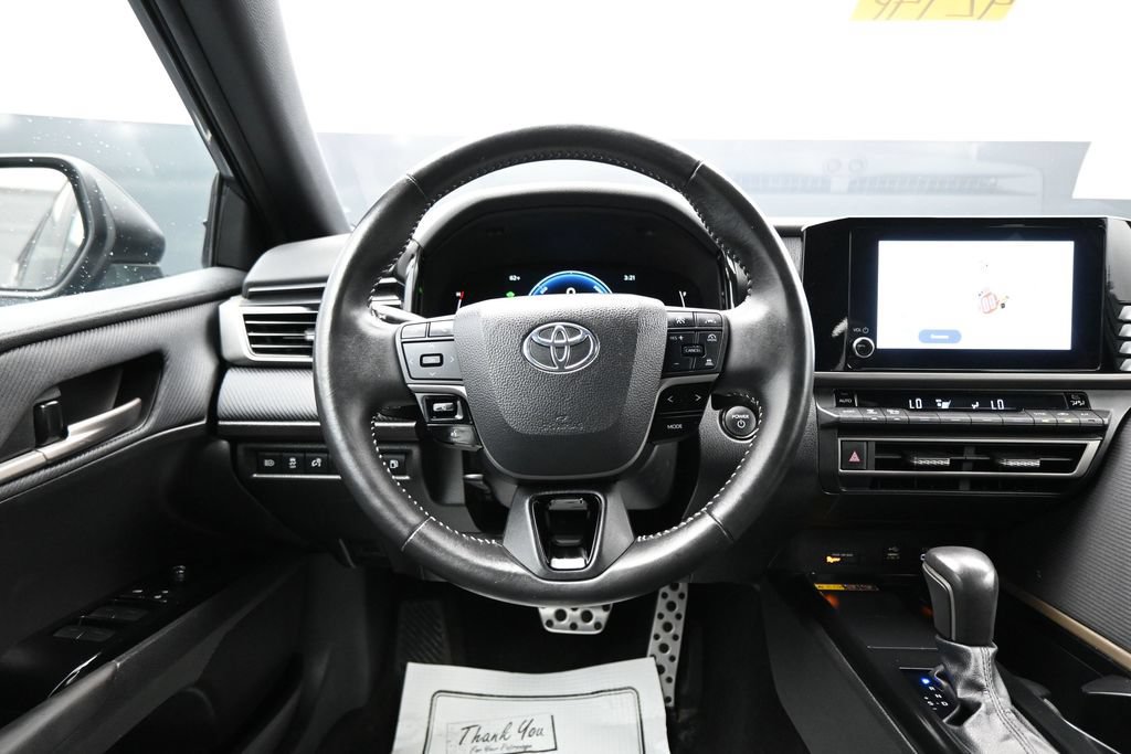 Used 2025 Toyota Camry SE FWD image 15