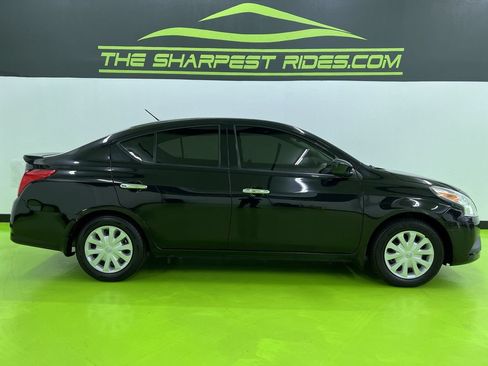 Used 2016 Nissan Versa SV FWD image 11