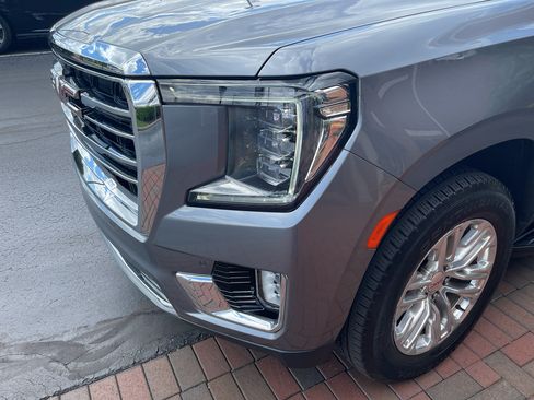 Used 2022 GMC Yukon SLT w/ SLT Premium Package AWD/4WD image 2