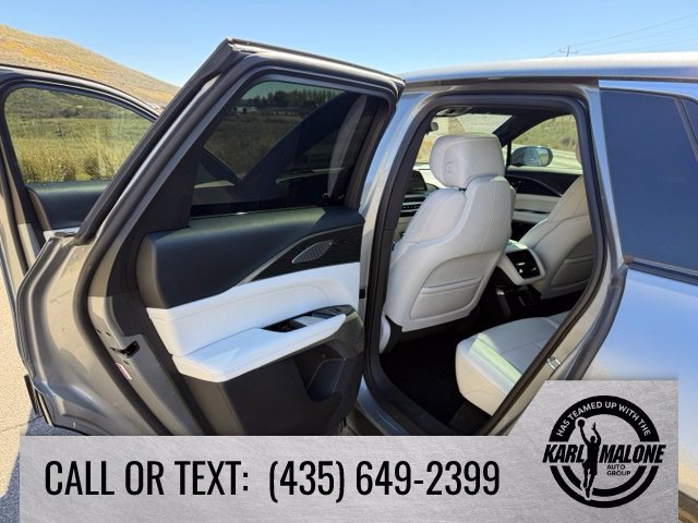 Used 2024 Cadillac Lyriq Luxury AWD/4WD image 25