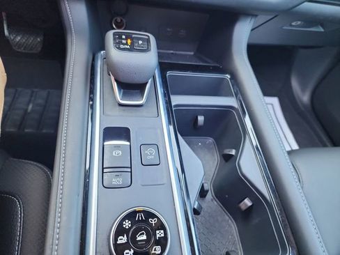 Used 2025 Nissan Pathfinder SL w/ SL Premium Package image 22