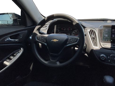 Used 2025 Chevrolet Malibu LS FWD image 11