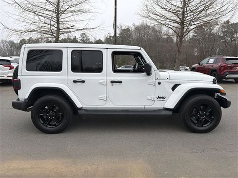 Used 2022 Jeep Wrangler Unlimited Sahara image 13