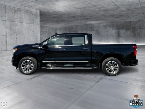 Used 2023 Chevrolet Silverado 1500 High Country w/ Technology Package image 3