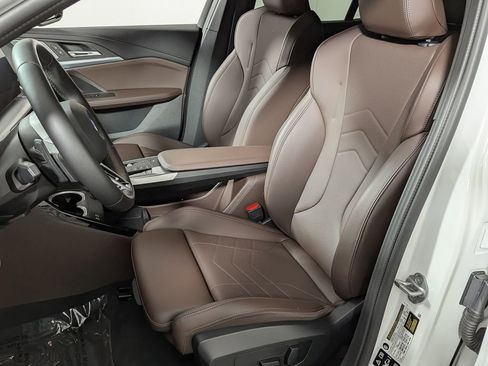 Used 2025 BMW X2 xDrive28i w/ M Sport Package AWD/4WD image 17