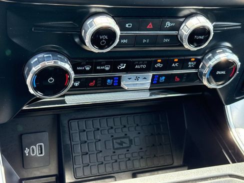 Used 2025 Ford F150 Platinum AWD/4WD image 25