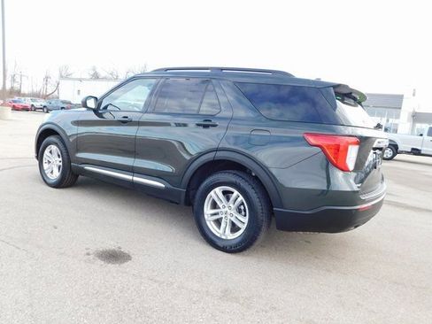 Used 2023 Ford Explorer XLT image 5