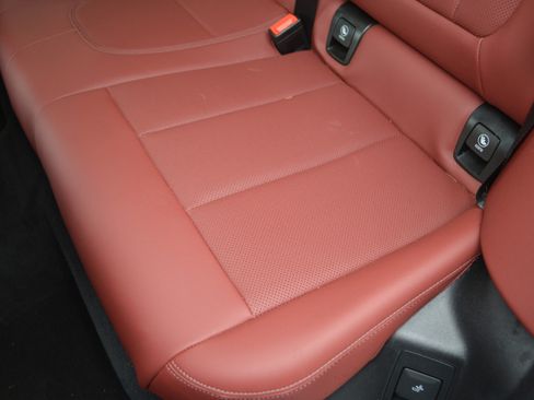 Certified 2025 BMW X4 M40i w/ Premium Package image 30