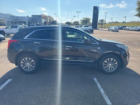 Used 2017 Cadillac XT5 Luxury image 4