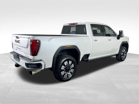 Used 2025 GMC Sierra 3500 Denali image 15