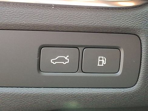 New 2025 Volvo XC60 T8 Plus w/ Protection Package Premier image 19