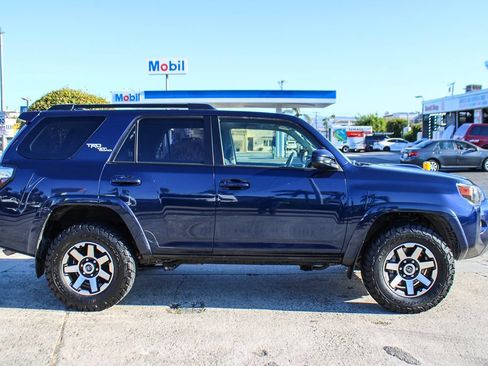 Used 2022 Toyota 4Runner TRD Off-Road AWD/4WD image 7