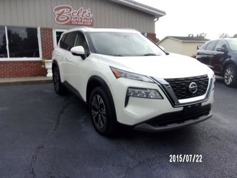 Used 2021 Nissan Rogue SV w/ Premium Package image 3