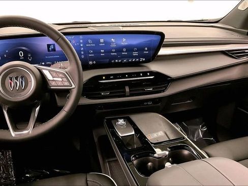 Used 2025 Buick Enclave Avenir w/ Trailering Package, 5000 lbs. image 6