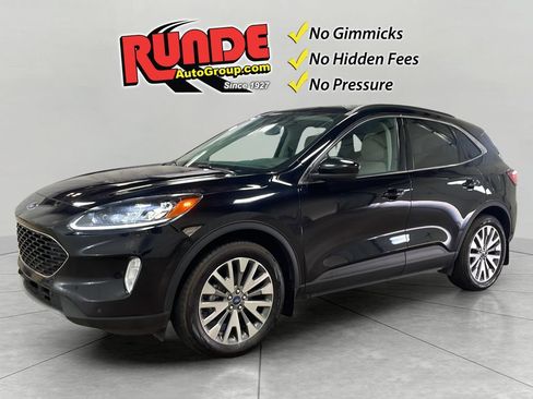 Used 2022 Ford Escape Titanium w/ Class II Trailer Tow Package AWD/4WD image 1