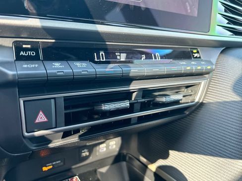 Certified 2025 Toyota Camry SE FWD image 24