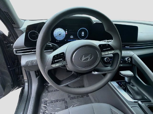 Certified 2024 Hyundai Elantra SEL FWD image 11