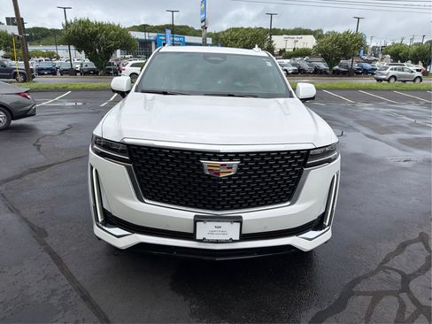Certified 2021 Cadillac Escalade Premium Luxury AWD/4WD image 24