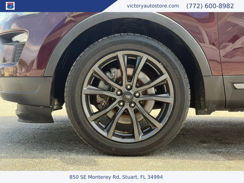 Used 2018 Ford Explorer XLT w/ Equipment Group 202A AWD/4WD image 12