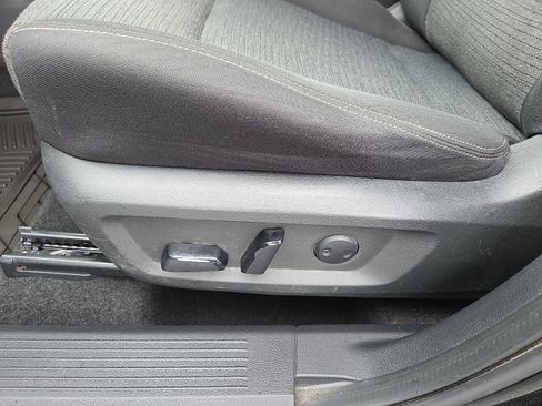 Used 2021 Nissan Rogue SV FWD image 13