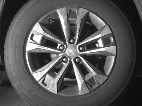 Used 2025 Chevrolet Equinox LT FWD image 15