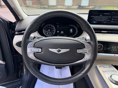 Used 2024 Genesis GV70 2.5T w/ Select Package AWD/4WD image 19