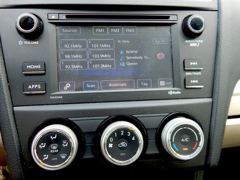 Used 2015 Subaru Impreza 2.0i AWD/4WD image 24