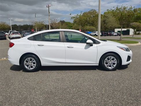 Used 2019 Chevrolet Cruze LS image 3