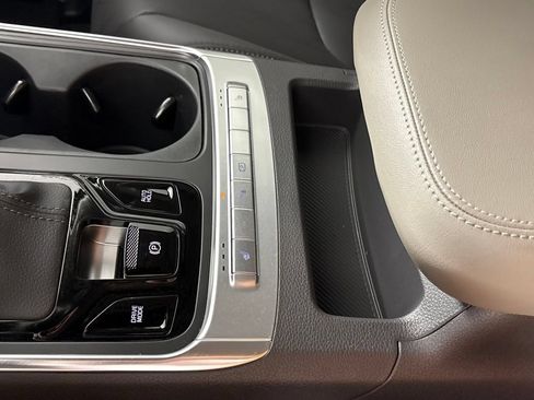 New 2026 Kia Carnival EX FWD image 42