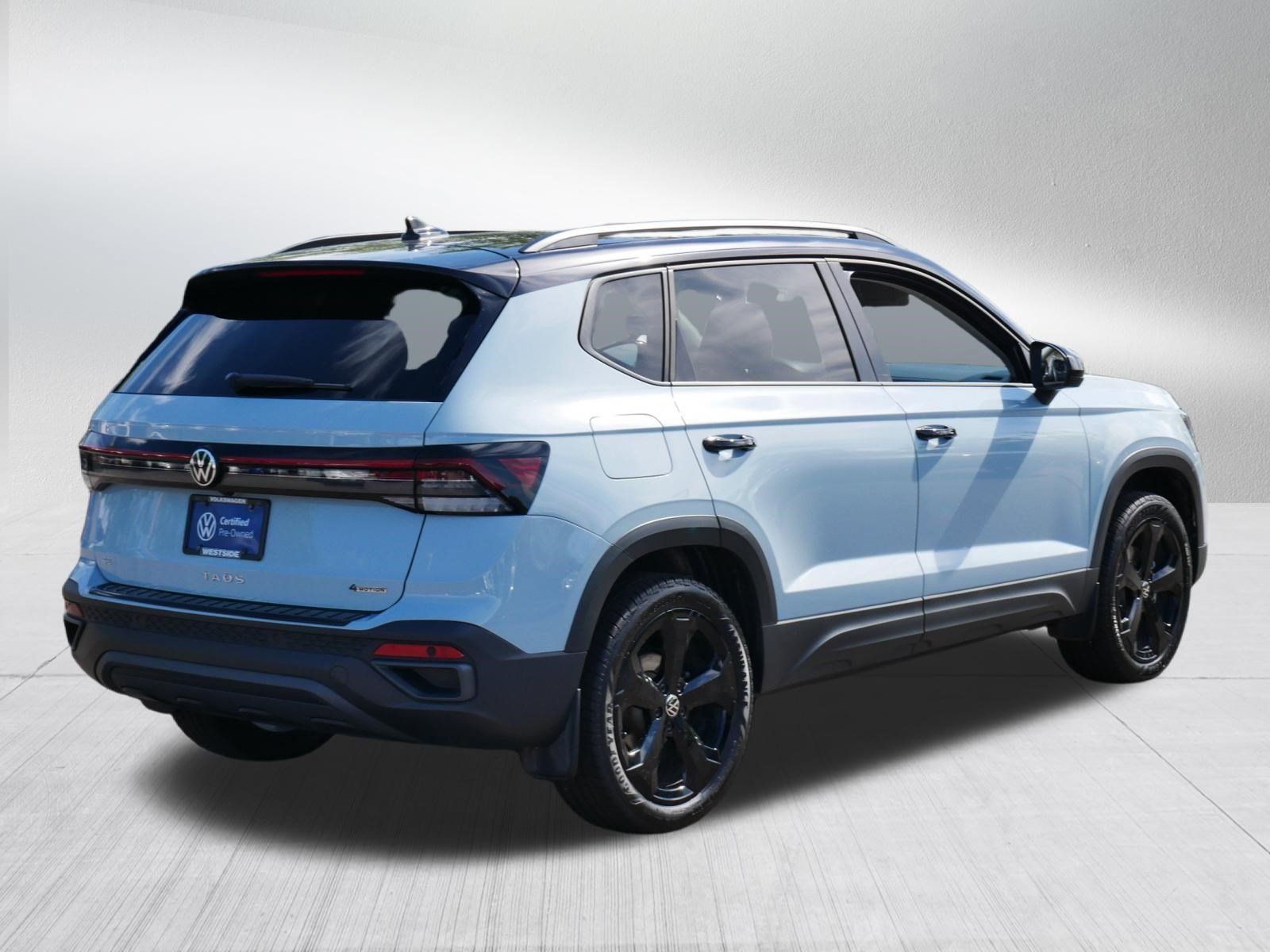 Certified 2025 Volkswagen Taos SE AWD/4WD image 7