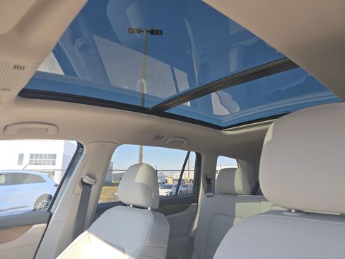 New 2026 Volkswagen Atlas SE image 9