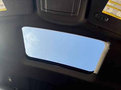 Used 2015 Ford Explorer Limited image 40