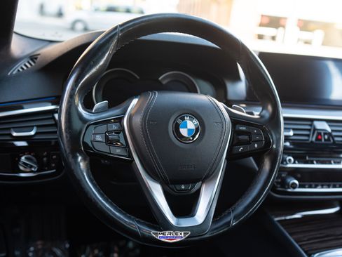 Used 2019 BMW 530e xDrive w/ Convenience Package AWD/4WD image 23