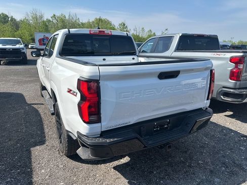 Used 2024 Chevrolet Colorado Z71 w/ Z71 Convenience Package 2 AWD/4WD image 4