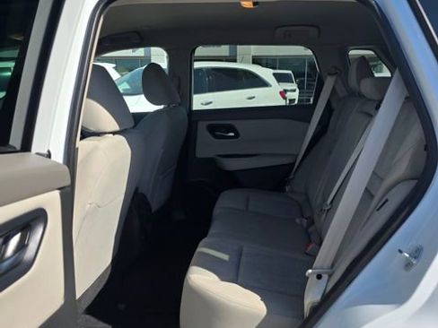 Used 2024 Nissan Rogue SV AWD/4WD image 14