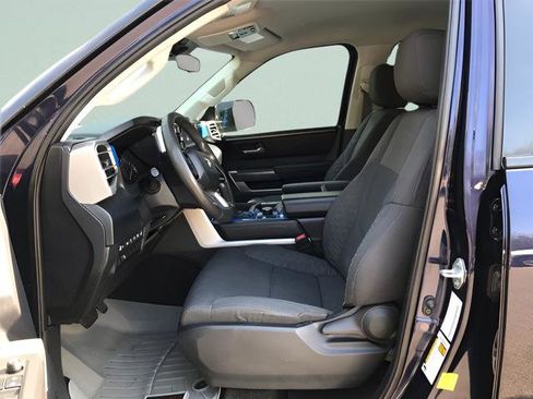Used 2022 Toyota Tundra SR5 w/ SR5 Convenience Package AWD/4WD image 16