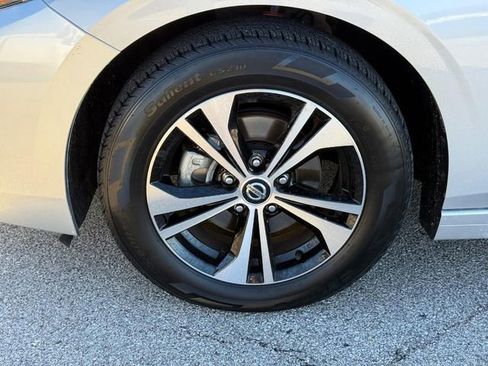 Used 2023 Nissan Sentra SV image 7