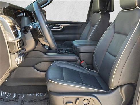 Used 2025 GMC Yukon Elevation w/ Elevation Premium Package image 18