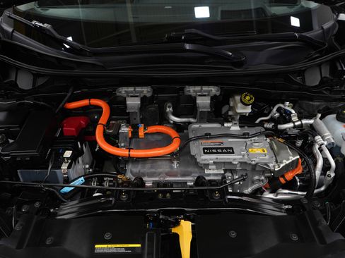 Used 2023 Nissan Ariya FWD image 30