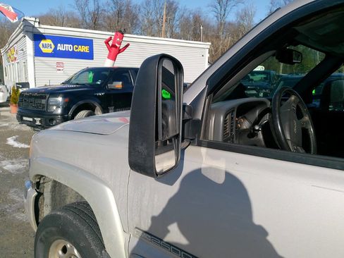 Used 2006 GMC Sierra 2500 SLE w/ Snow Plow Prep Package image 8