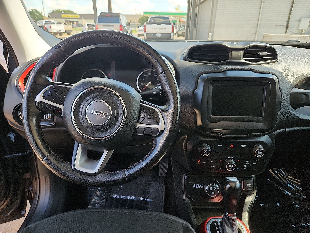 Used 2019 Jeep Renegade Trailhawk w/ LED Lighting Group AWD/4WD image 8