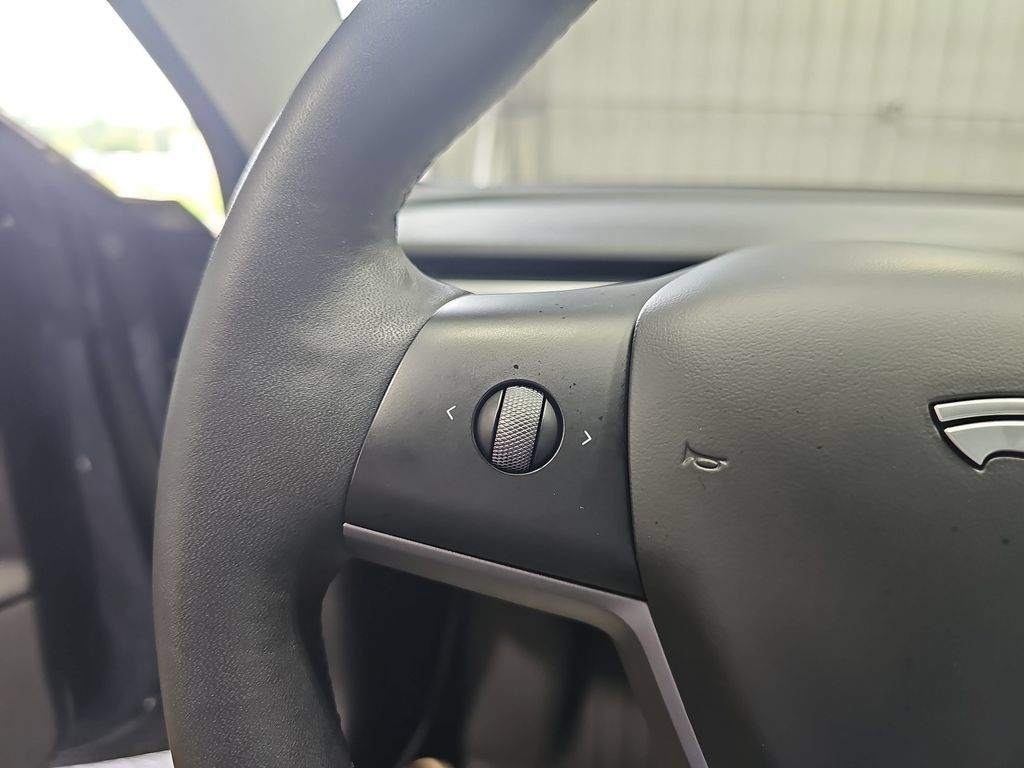 Used 2023 Tesla Model 3 Standard Range RWD image 17