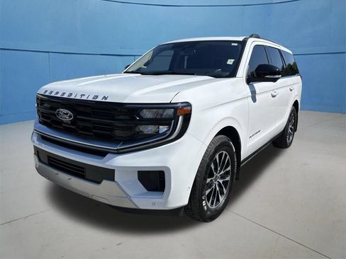 Used 2025 Ford Expedition Platinum AWD/4WD image 5